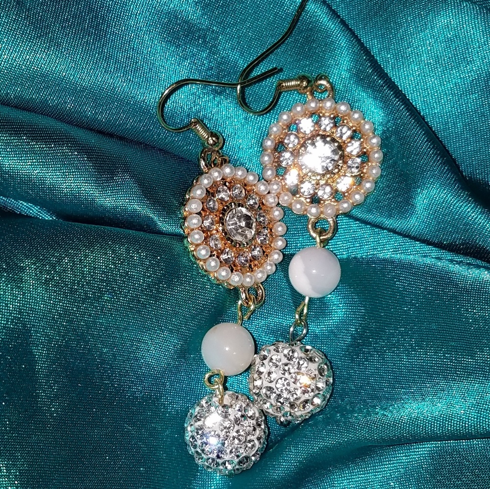 ❤️SOLD💕Pearl Crystal Disc Disco Ball Earrings - Picture 4 of 6